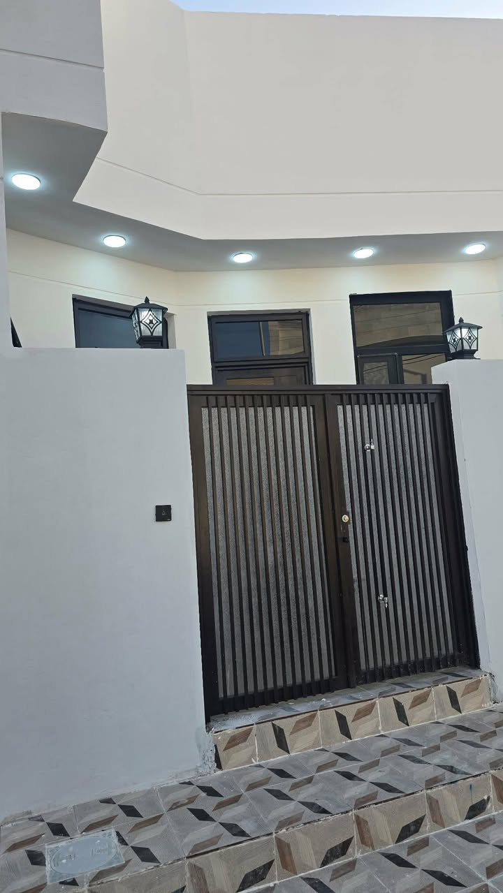 🏡 2 بيوت للبيع_بناء حديث
الديوانية / مجمع حيدر ابن حجي هندي حولي الجامعة . 
🔸طابو زراعي سند 25  . 
المساحة 100م² – طابق واحد
🔹 غرفه نوم + استقبال + صالة
🔹 2 صحيات
🔹 مطبخ
🔸 خدمات كاملة ماء مجاري تبليط انارة ليلية 
🔻 ملاحظة : لا نعمل بالاقساط 
📞 للاستفسار: [***********]
      او مراسلة الصفحة
