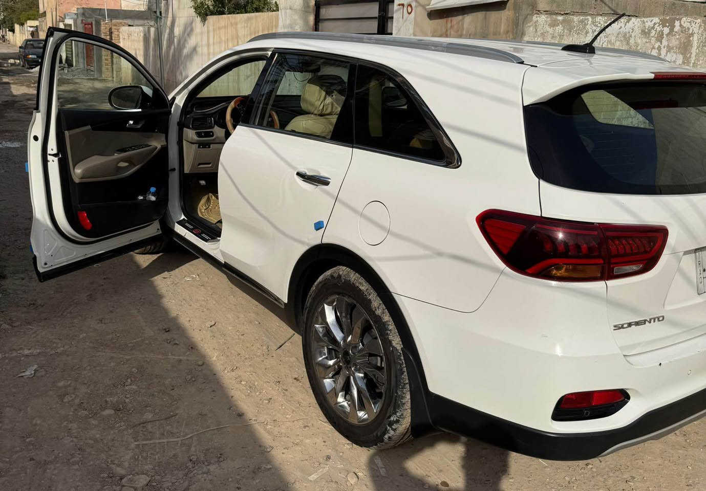 السلام عليكم...

للبيع...نقد فقط  اعتذر عن الاقساط 

بسعر 215$

كيا سورنتو 2018 خليجي رقم بغداد مشروع وطني ماشية 193 الف كيلو متر السونار مالته مرفق ويا الصور 

شرط التحويل والغرامات

✳️محرك 6 v

✳️كير اتوماتيك بدون اي عيب مال بيت"

السعر 215$💸

تايرات 4️⃣ جديدة 🆕 

مكان السيارة صلاح الدين / سامراء

رجاءً ما أقفل سعر بالتلفون تعال وتدلل 

للاستفسار  *********** سامراء, صلاح الدين
