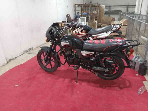 دايوان
سنويه 
رقم واسط 
موديل ٢٠٢١
مكفول 
واسط قضاء بدره 
***********
