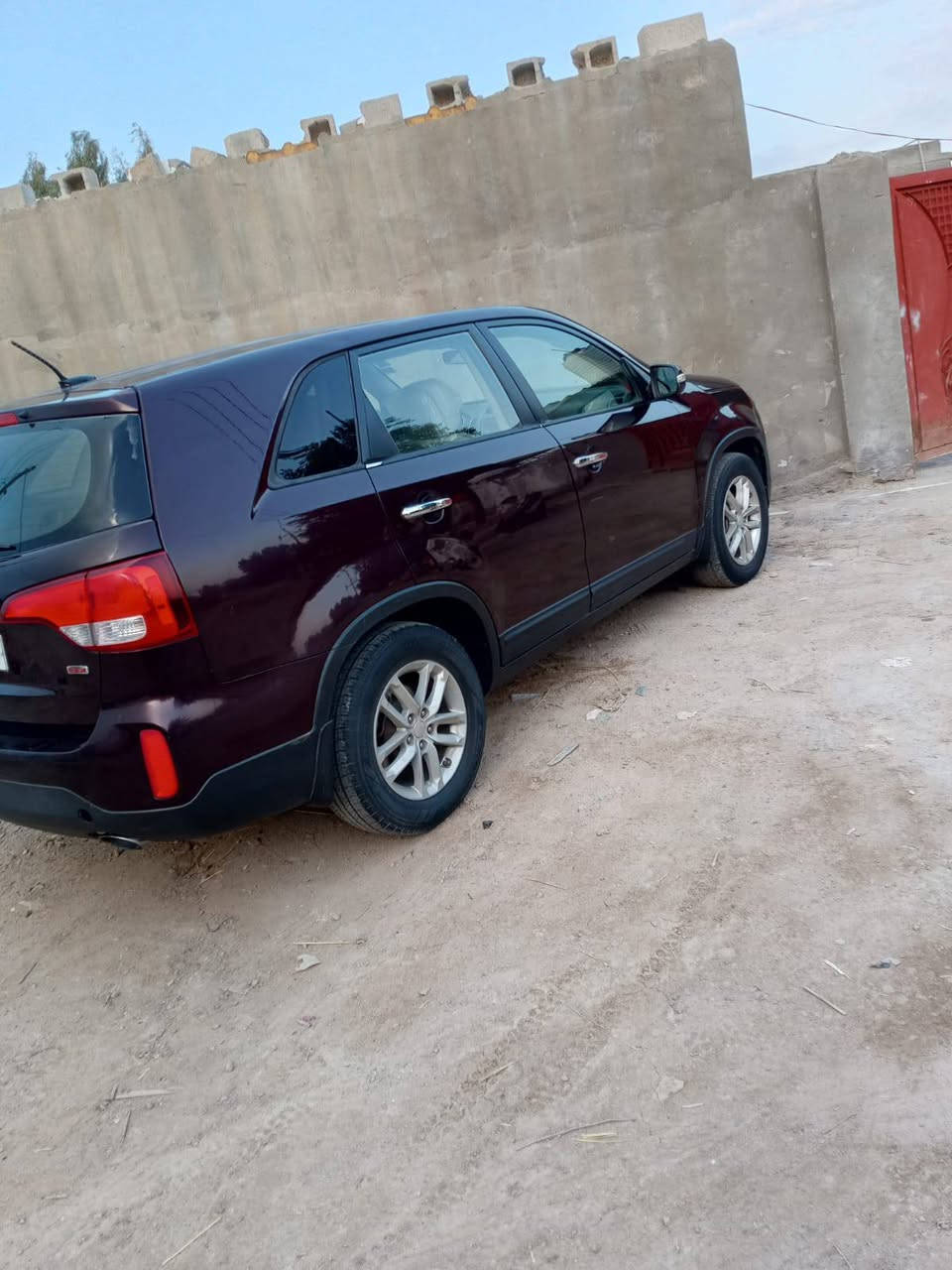 السلام عليكم سورنتو للبيع وارد امريكي بيها بنيد وجاملغ موديل ا2014     //ماشيه 182الف حقيقي
رقم انكليزي بابل بسمي   تحويل ثاني يوم مشروع وطني سياره غاز بانزين  مكينه  4سلندر  مكان السياره العماره ميسان السعر 135 رقم الهاتف
*********** عمارة, ميسان
