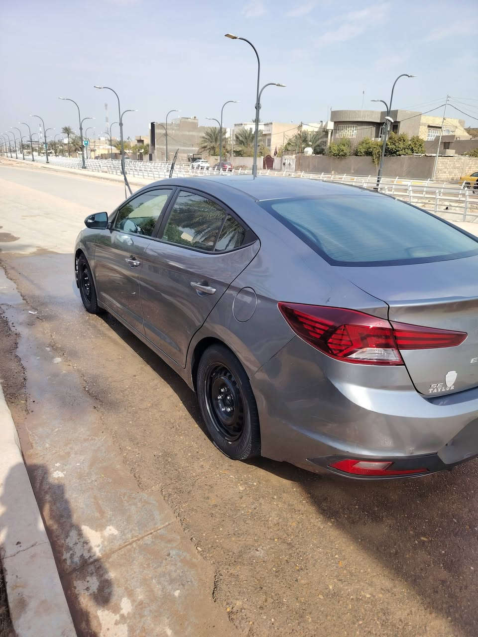 للبيع الانترا موديل 2019 السياره كفاله من كلشي بدون ارباك فقط بنيد وصور الحادث مرفقه كير مكينه حداديه منظومه زنون جاهزه ع الاخر سنويه ما صاقطه تريد وكاله او تحويل مكان السياره ب الحله السعر 135 الاتصال ***********
