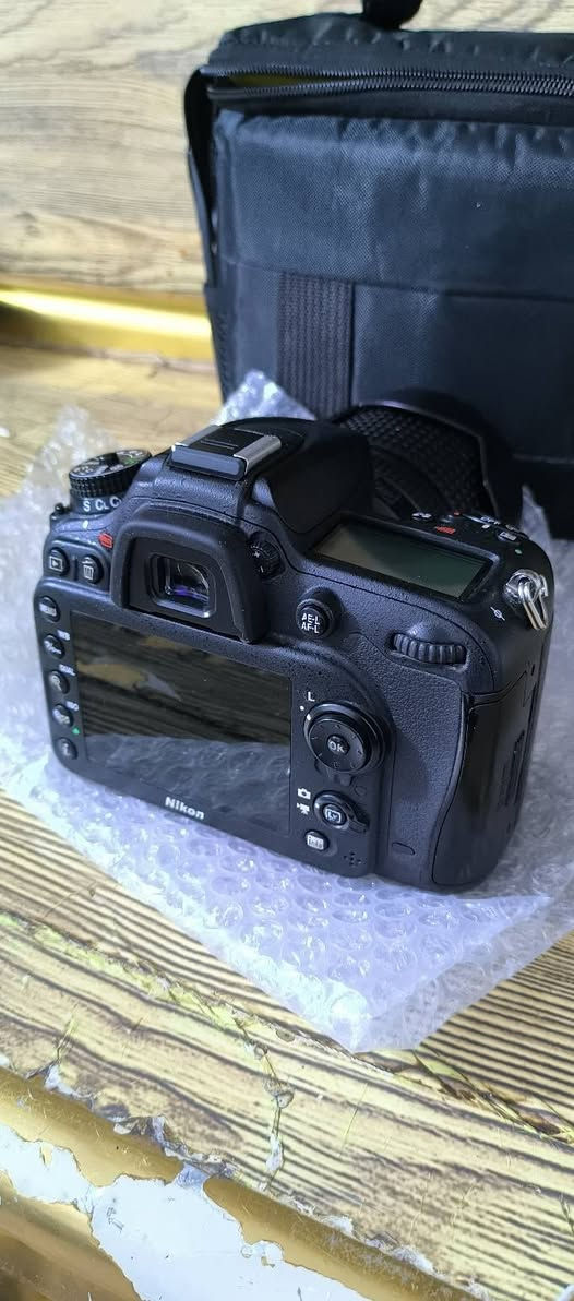 Nikon 7100D
عدسه 18 140 ملحقاته الاصليه كامله 
نظافتها 100٪  سعر 580 ألف 
مكان ديوانية


**إذا كنت صاحب هذا الإعلان وتريد حذفه لأي سبب، رجاءا أرسل رسالة إلى الدعم الفني**