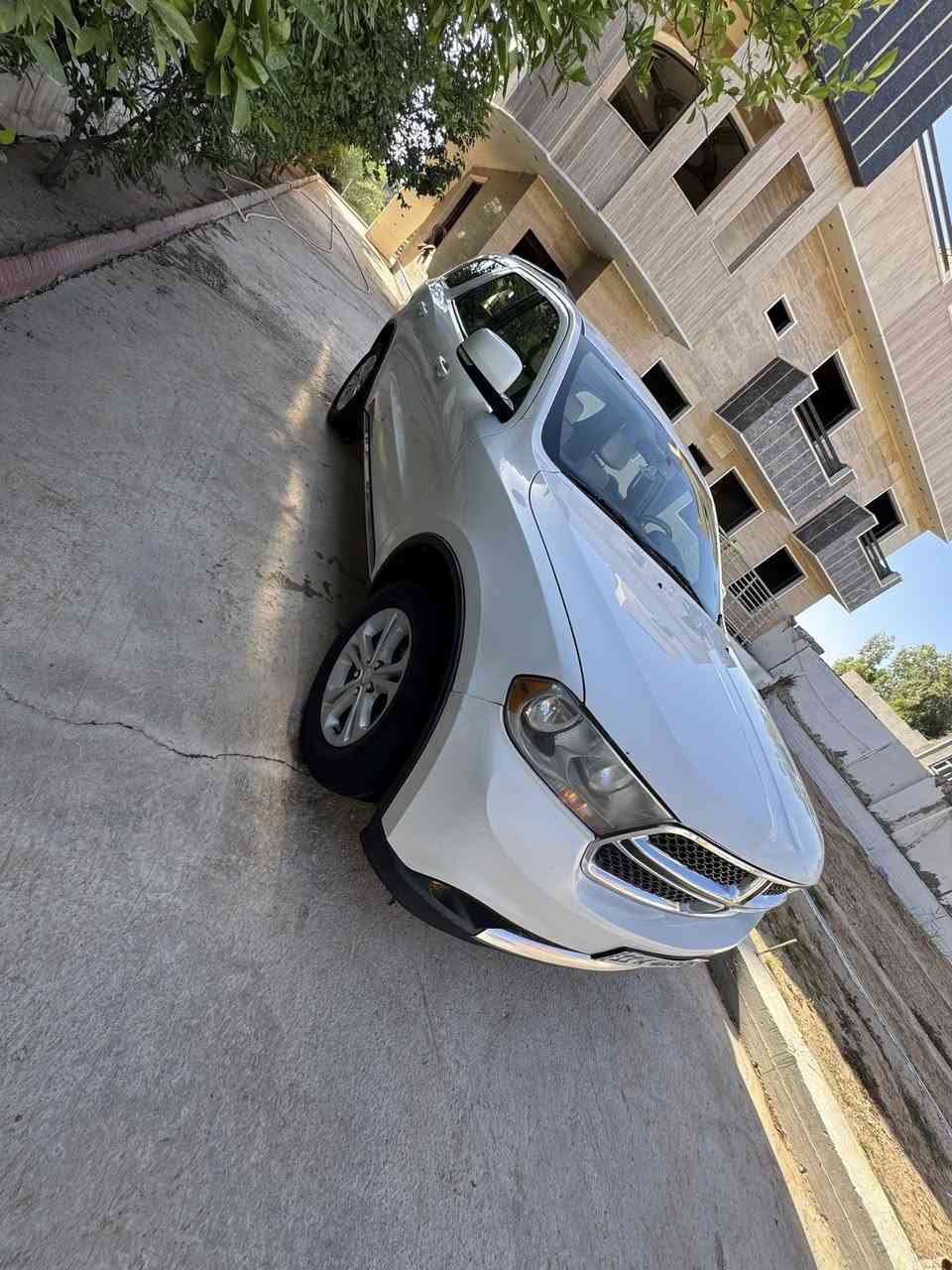 السلام عليكم دوج دورنكو موديل ٢٠١١ السياره كلين تايتل محرك ٣٦٠٠ تو ويل السياره فول مواصفات عده الفتحه  تشغيل عند بعد باب خلفي كهربائى مكان السياره بغداد الراشديه السعر ١٧٥$ وبيها مجال السياره بسمي سنويه رقم تلفون *********** مصطفى الكروي
