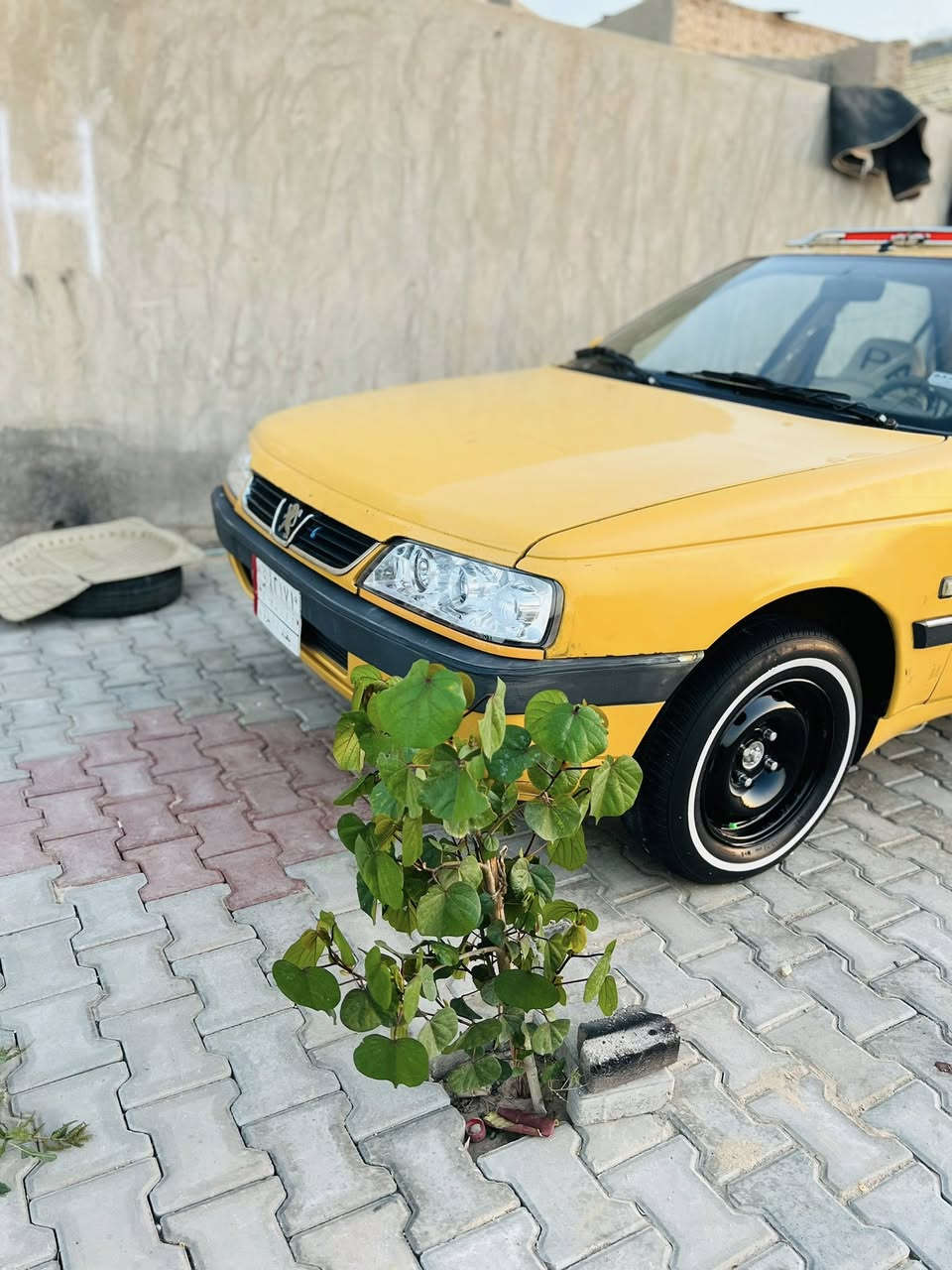 سلام عليكم بيجو لميس ٢٠١٣ رقم بغداد كير مكينه خير من الله تبريد ثلج مصفره السعر ٣٠ وبيه مجال قليل***********
