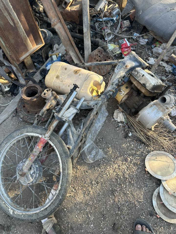 للبيع تايكر كامله مفصخه  شرط شغاله للاستفسار***********
