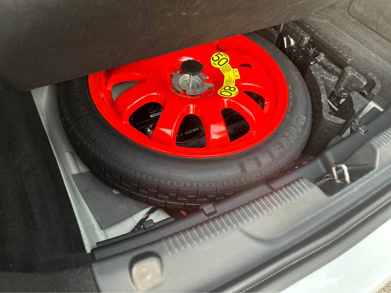 للبيع جاكور XE خليجي وكاله سردار 2016 رقم بغداد سياره بنيه وباسمها 
السياره كفاله عامه من مكينه كير تبريد على وضع الشركه حته الدعاميات من الصبغ والتبديل 
عدا بارد صغير باب عكس السايق
المواصفات فول
مكينه ٢٠٠٠ 
بانوراما 
بصمه تشغيل وابواب ٤
هندبريك بصمه
ترحيب 
مري شفط 
حساس امامي خلفي
حساس جام امامي مطر
تبريد قطعتين
كراسي جلد وكهرباء 
رادار جانبي
زراك لايت
لايتات وبكلايت LED وزنون
شاشه وكامره خلفيه
تخم تاير جديد من تاير مول والسبير بلادي مانازل
باتري وفلاتر جدد
خزن ميموري
٤ وضعيات قياده ايكو وثلجي ونورمال وسبورت داينمك
ستيرن كهرباء وخزن للكشنات والمري الجانبيه
كير ماوس ٨ نمر
شفتات ستيرن
مكان السياره بغداد الكرخ 
السعر 16800$وبي مجال بسيط
للاتصال *********** بغداد, العراق
