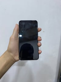 آيفون XR • ٢٥٦ • بطارية مستبدلة
