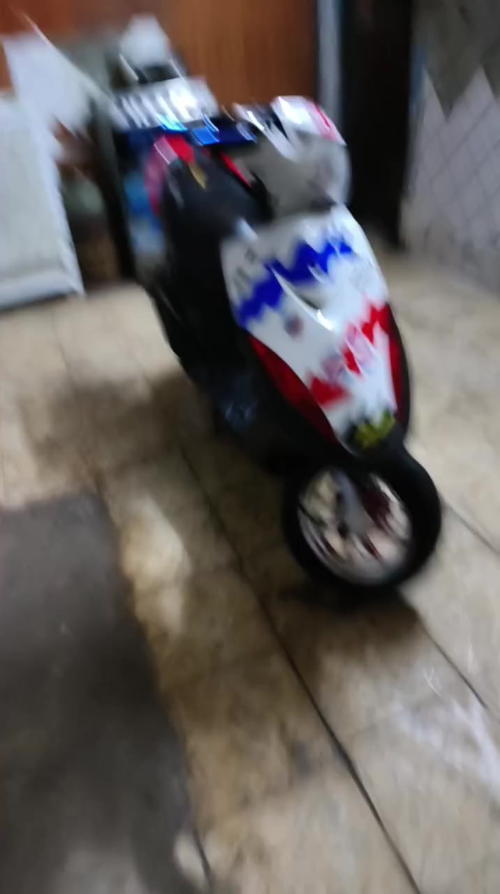 ماكس عدله 
بوشه بلادي 49 
مكينه مبدل بيه كازكيت بس
كهربائات كله شغاله 
ويل نجمه اصلي ستد 14
صدر امامي عكس رياضي اصلي 
نكره سلف هندر واحد اب ايي وكت مكينه لا تنقيص ولا تبخير 
سعره ٥٠٠ شراي يخابر 
***********
