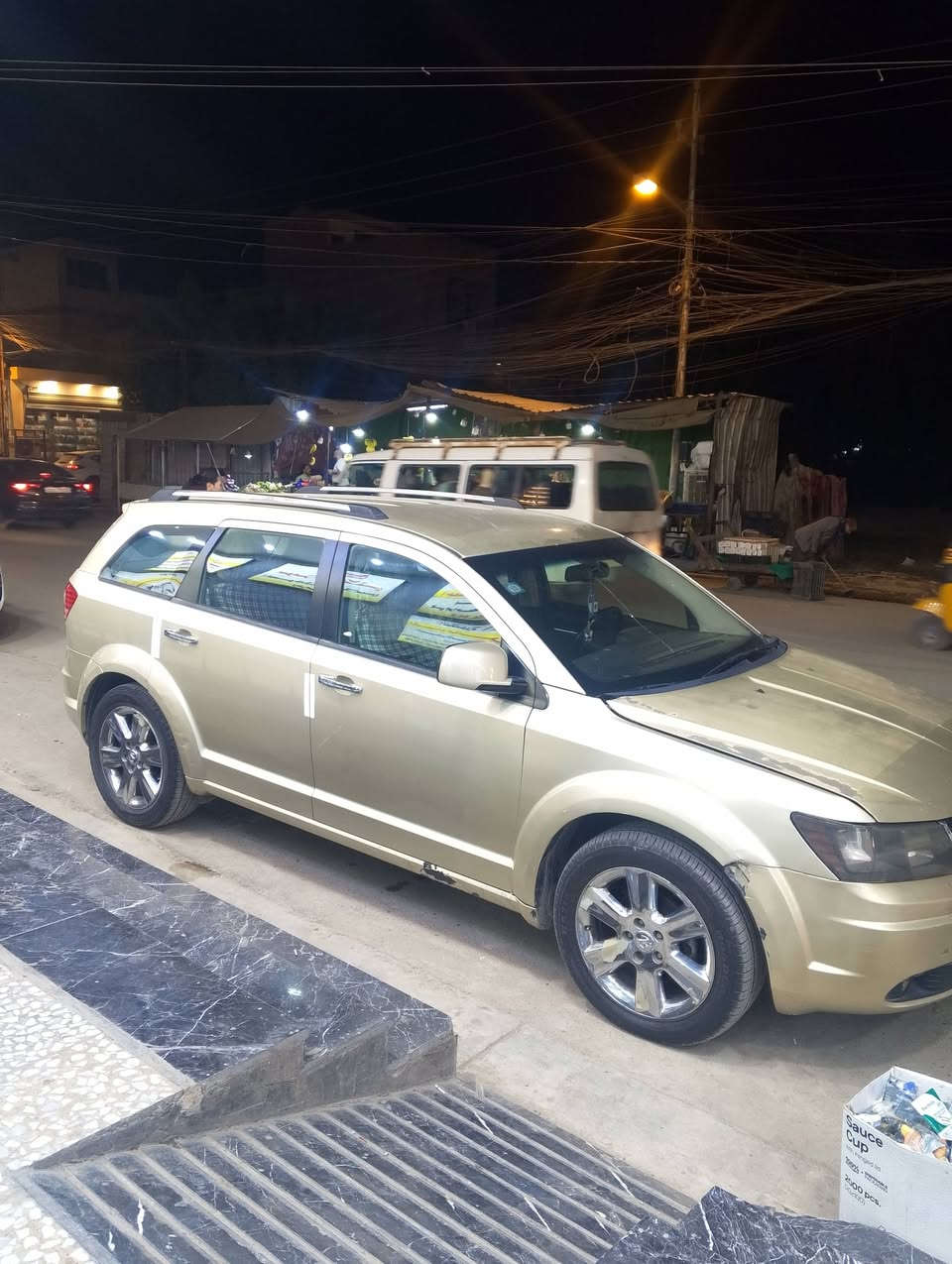 السلام عليكم اخوان دوج جورني موديل 10 كير ومكينه كايمات بس السياره تمشي  رقم بغدد بسمي رقم نكليزي هزه جديده بيهه منضومه غاز ⛽  رقم الهاتف ‏‪***********‬‏

سعر 70 وبيهه مجال
