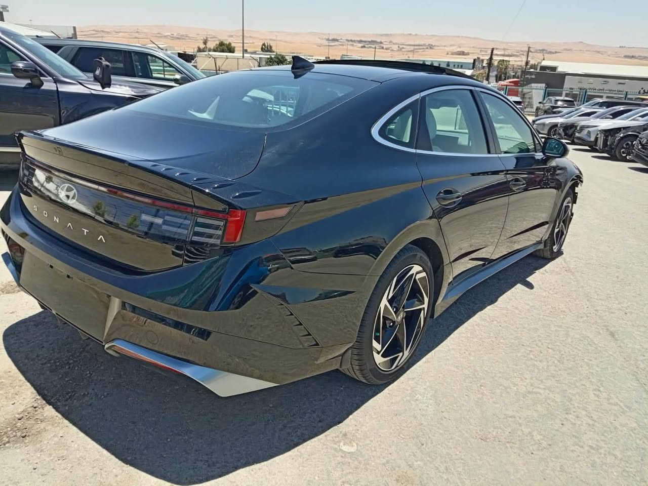 للبيع سوناتا 2024
السياره شغاله ماشيه حادث السياره بنيد فقط بدون ايرباك بدون دواخل 
السياره حالياًفي عمان المنطقة الحره
ممكن تدخل شهداء الي عنده كتاب شهداء
مكاني بغداد العامريه 
السعر مناسب جداً 
للاستفسار اكثر يرجى التواصل ***********
