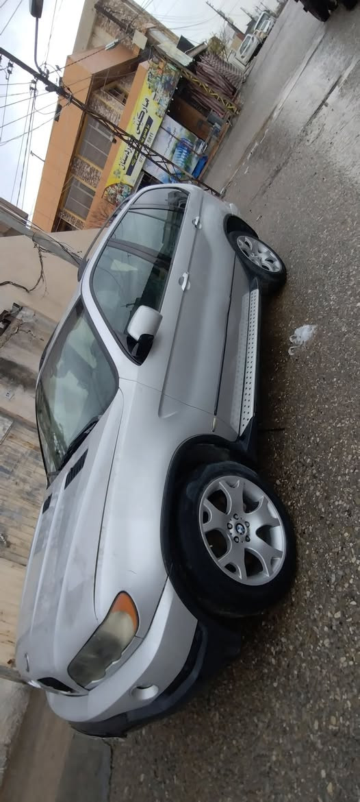 من رخصة الادمن بيئم x5 2003للبيع 
محرك 8V ✈️
كهربائيات كلها شغاله 
ستيرن فوليوم
فتحه سقف
مري اوتو 
3وضعيات قياده     s/n /e
محرك كير بشرط 
رقم صلاح الدين 

سعر 60$ للاستفسار 
*********** واتساب
***********هاتف
