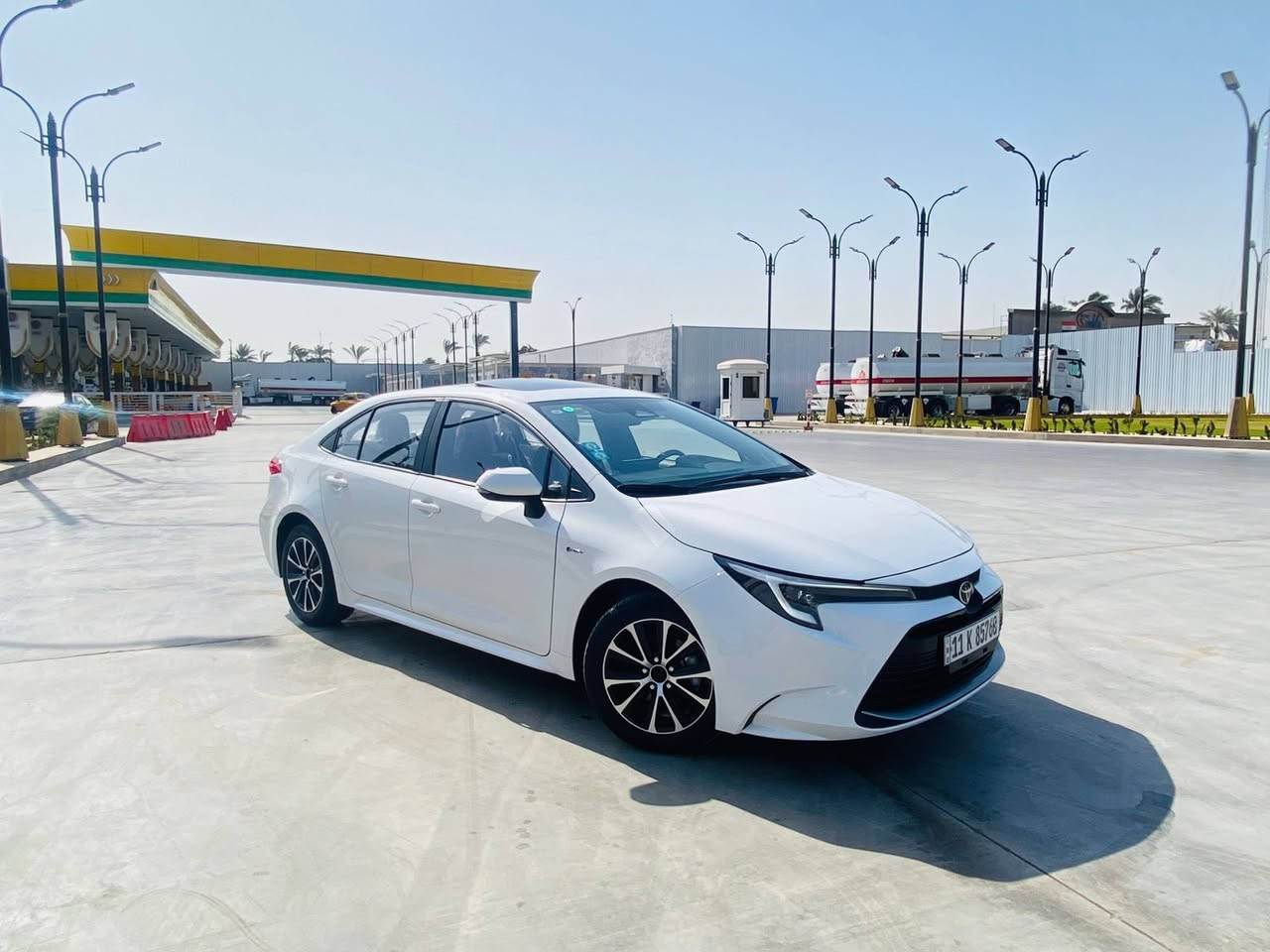 السلام وعليكم

كورلا هايبرد مديل ٢٥شكل الامريكي 

ماشيه ٣٠٠٠  الف بعده بل ضمان 

كفاله عامه من كلشي 

وماصفاته معروفه 

السعر153 وبيه مجال حك  الجيه 

مكاني بغداد 

السياره بعده وضع الشركه مملعوب بيه ابد 

كاعياته ممفروشه وكبات الويل بعدهن بل چيس 

الستفسار ***********
