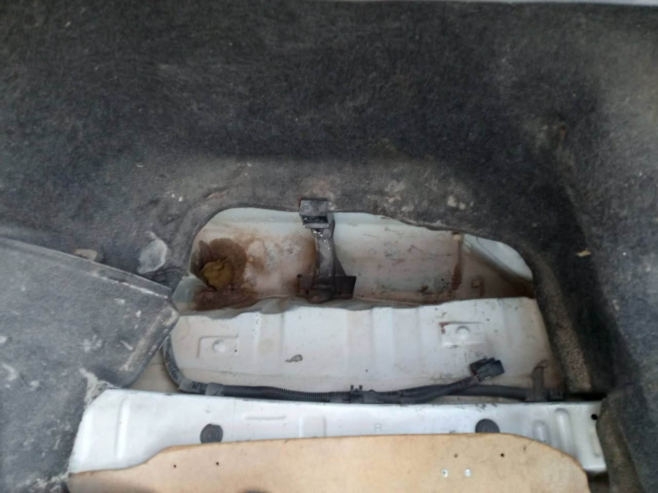 كريستا للبيع موديل 93 علمه السياره مال مزاد رقم بصره محرك اثنين ونص سياره جاهزه محركر وحداديه وكهربائيات ***********س
