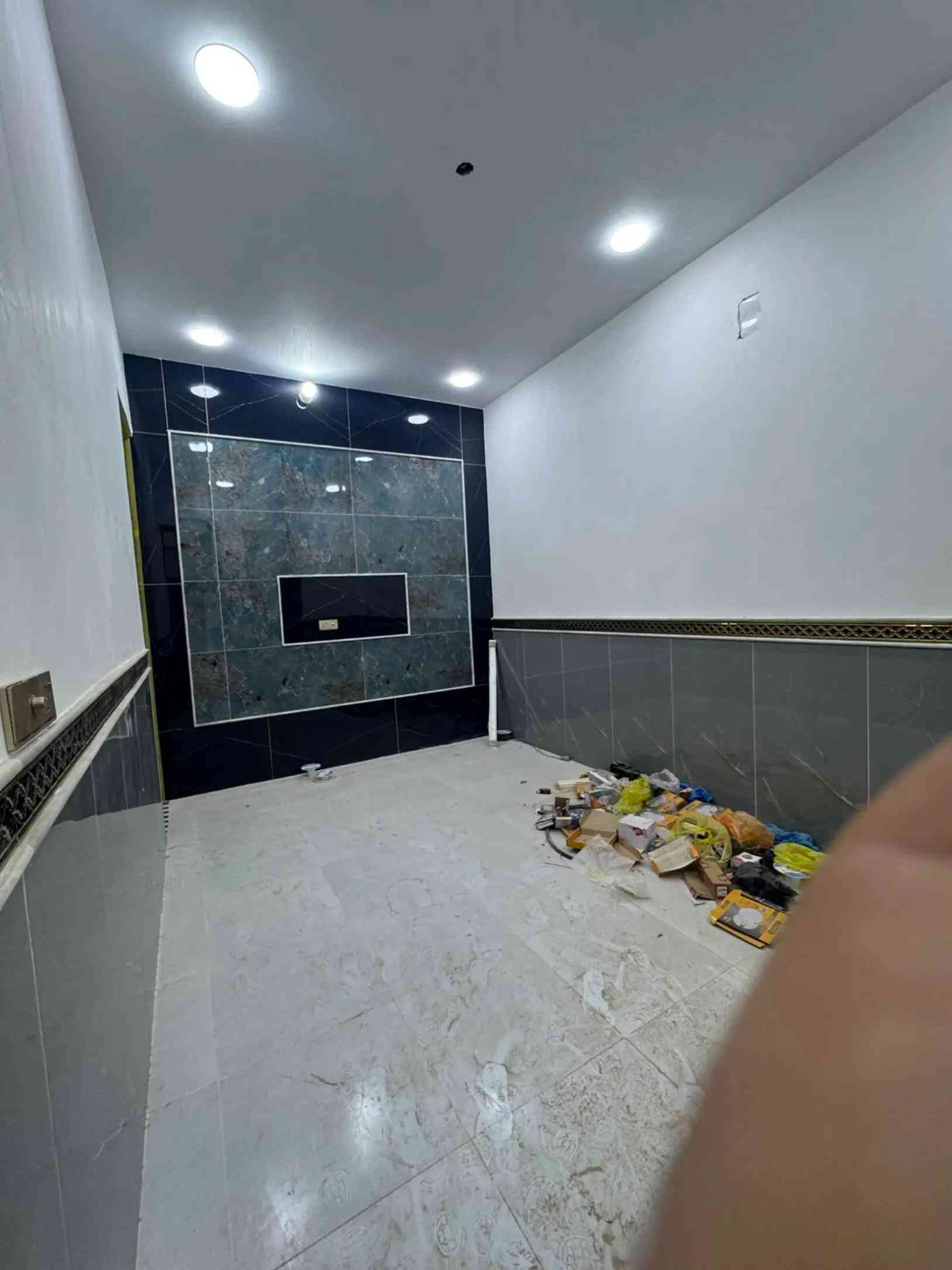 البيت قاط ونص بي غرفتين نوم وستقبال ومطبخ وصحيات  #اكسبلور #fyp #ميسان_العماره #ميسان #الشعب_الصيني_ماله_حل😂😂 
