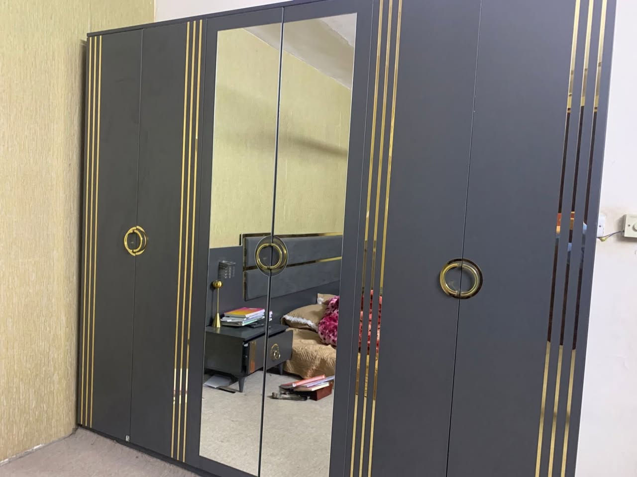 غرفه نوم تركي نفرين 6بيبات السعر450  مع الدوشك للتواصل ***********
