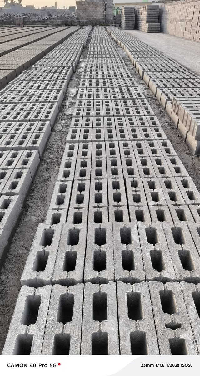 يتوفر لدينا بلوك صلد مجوف درجه اولى معامل كوكجلي الموصل
يتوفر لدينا كرين لنقل البلوك الاستفسار الاتصال عل
‏‪***********‬‏
***********
