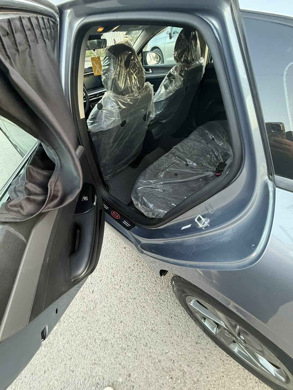 🌹🌹تحية طيبة🌹🌹
كي فايف 2021 امريكي 
حادث امريكا جاملغ خلفي وحافة الجنطة 
بدون ايرباك شاصي لغد مكفول 
صابغين جاملغين وجنطة وباب ملاون بدون دواخل
مواصفات 
بصمة تشغيل / هاند بريك بصمة / مود درايف 
رادات / تحديد مسار 
محرك 1600 تيربو 
كير محرك مكفول 
العسر اكتب رقم واحد او اتصل 
عنواني بغداد معارض الكريعات
***********
