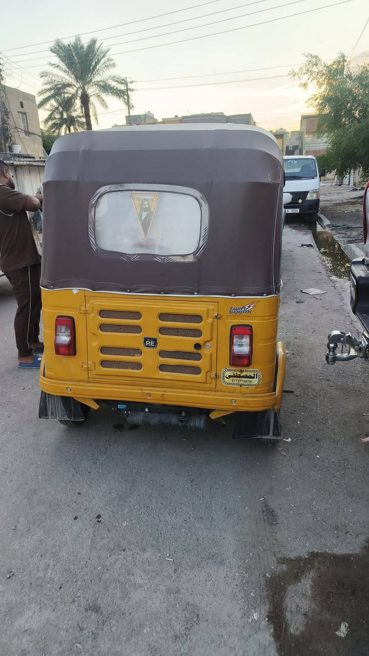 سلام عليكم
من رخصة مدير الكروب
تكتك للبيع موديل ٢٠٢٠ 
معمرة دوس وبيها صبغ باللغة الأيمن بدون حار 
رقم بغداد إنكليزي بسمي 
مجفته جديد كله أصلي ليبل وردي 
مكاني بالشعب 
للاستفسار هذا رقمي 
***********
ممتواجد عالفيس
