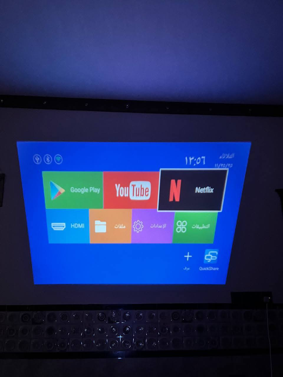 جهاز داتا شوhy300pro
السطوع (اللمعان):

سطوع يتراوح عادة بين 8000 إلى 8500 لومن، مما يجعله مناسباً للاستخدام في الغرف ذات الإضاءة المعتدلة إلى الساطعة.

الدقة:

دقة عرض Full HD (1920x1080) أو قد يحتوي على خيارات دقة 720p (1280x720)، لكن من المتوقع أن يكون النموذج الأكثر تقدماً يدعم دقة Full HD.

تقنية العرض:

قد يعتمد على تقنية LCD أو LED لعرض الصورة، وهو ما يضمن جودة صورة جيدة وألوان زاهية.

التركيز التلقائي:

معظم أجهزة العرض في هذه الفئة تدعم التركيز التلقائي للحصول على صورة واضحة بدون الحاجة لضبط يدوي.

المداخل والمخارج:

يدعم مدخل HDMI للاتصال بجهاز الكمبيوتر أو مشغل الوسائط.

مدخل VGA للأجهزة الأقدم.

مدخل USB لتشغيل الوسائط مباشرة من الفلاش ميموري.

مخرج صوت 3.5 ملم (Aux) أو سماعات Bluetooth، مما يسهل اتصال الصوت.

العمر الافتراضي للمصباح:

من المتوقع أن يكون عمر المصباح حوالي 40000 إلى 50000 ساعة، مما يضمن فترة طويلة من الاستخدام قبل الحاجة إلى استبداله.

الوزن والحجم:

عادةً ما يكون جهاز HY300 Pro خفيف الوزن ومضغوط لسهولة التنقل.

أنماط العرض:

دعم عدة أوضاع عرض مثل وضع السينما، ووضع الألعاب، ووضع التعليم، وغيرها لتوفير أفضل تجربة بصرية حسب الحاجة.

التوصيلات اللاسلكية:

بعض الإصدارات قد تدعم الاتصال عبر Wi-Fi أو Bluetooth لسهولة عرض المحتوى من الأجهزة الذكية.

التحكم عن بُعد:

يأتي مع جهاز تحكم عن بُعد لسهولة التفاعل مع الجهاز.
السعر50
مكاني كربلاء يتوفر توصيل 
الرقم***********
