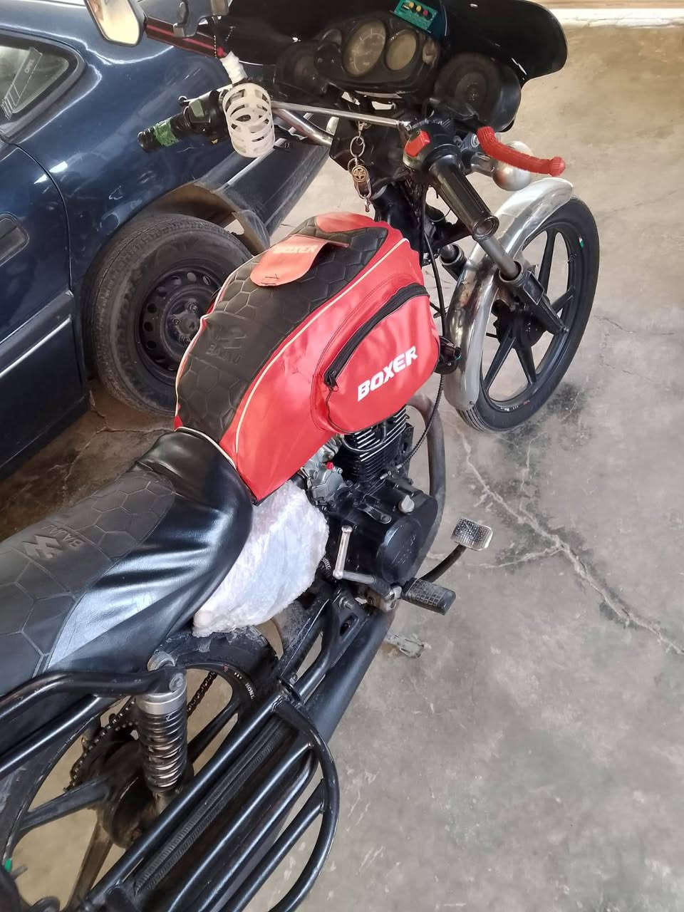 سلام عليكم 
للبيع دراجه دايون اقرء المنشور زين اخي الكريم 
دراجه نكره سلف شغال كهربائيات كلها شغال لايت شغال بك لايت شغال اشاير شغال هورن انبثري كلها شغال تاير خلفي تاير امامي جديد للبيع او مراوس حسب القناعه مكاني كركوك هذا رقمي ***********
