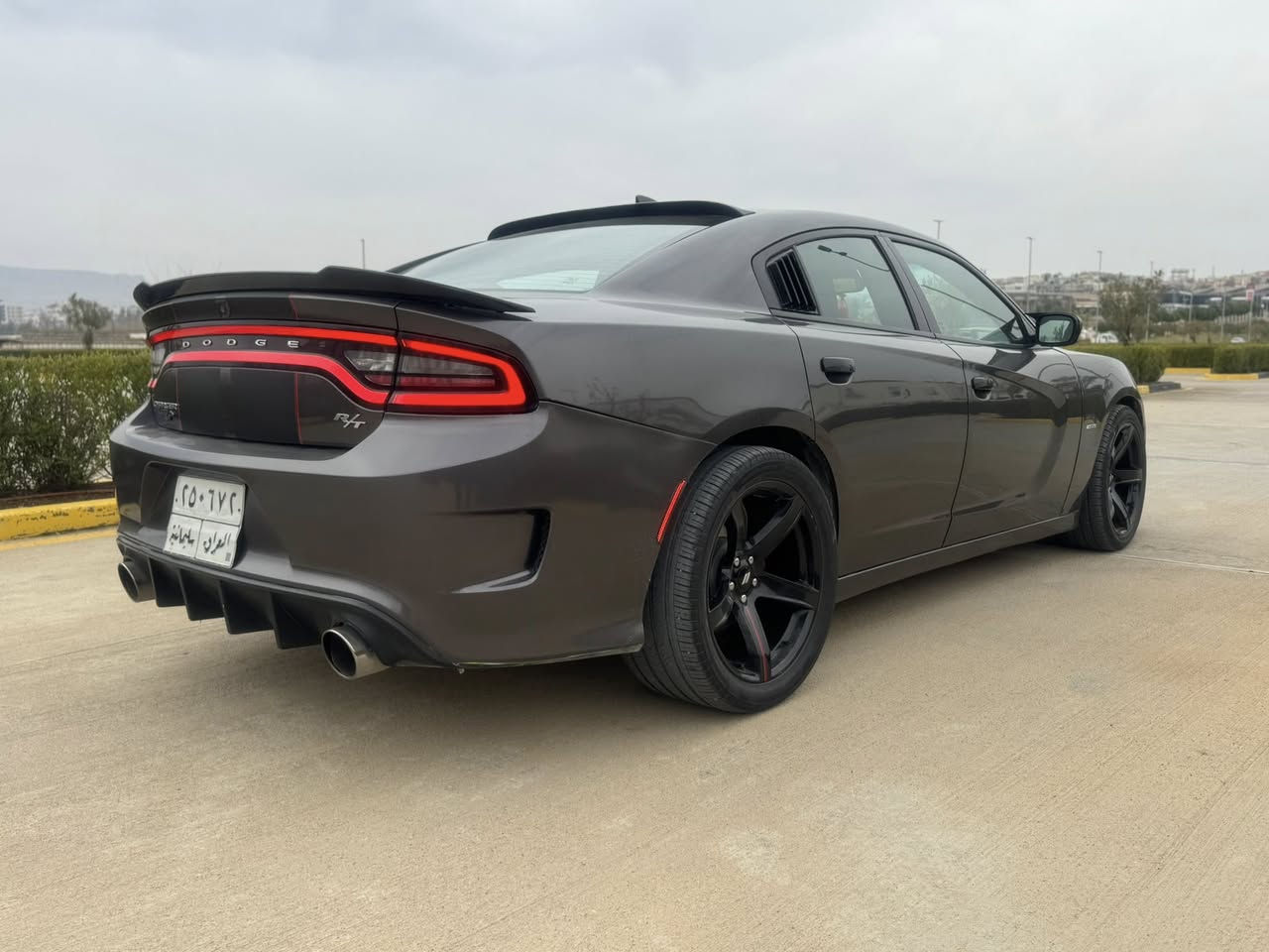 (﷽)
للبيع 
موديل 2018  R/T 
محرك 5.7  🚀
شاشه جبيره  car play - شفتات ستير 
كشن كهرباء كشن تدفىه 
بصمه بيبان - تشغيل بعد 
حساسات خلفيه 
بنيد SRT  + بنيد بلادي هم ويا بدون صبغ البنيد 
والدعاميه هم وياها بدون صبغ 
وياله وتايرات تخم جدد + جنح خلفي 

مابي نقص من كل النواحي
كير محرك اكسل شرط وضع البلاد برغي ممفتوح بيهن 
كهربائيات شرط ولاكلوب يشتغل بسياره 
حجر بيئه شرط ع فحص بلادي 100/100

ملاحضه - بدون صبغ السياره حادثه دعاميه امامي فقط ايرباك طاك وراجع سستم 
رقم الشاصي موجود والي مكدر يطلع صوره يجي خاص ادزليا لان متطلع اله بفلوس 

ماشيه 64 الف ميل 
هزه جديده تحويل ثاني يوم اجي ابصملك 
مكان السياره سليمانيه 
سعره 188 ورقه 
***********
