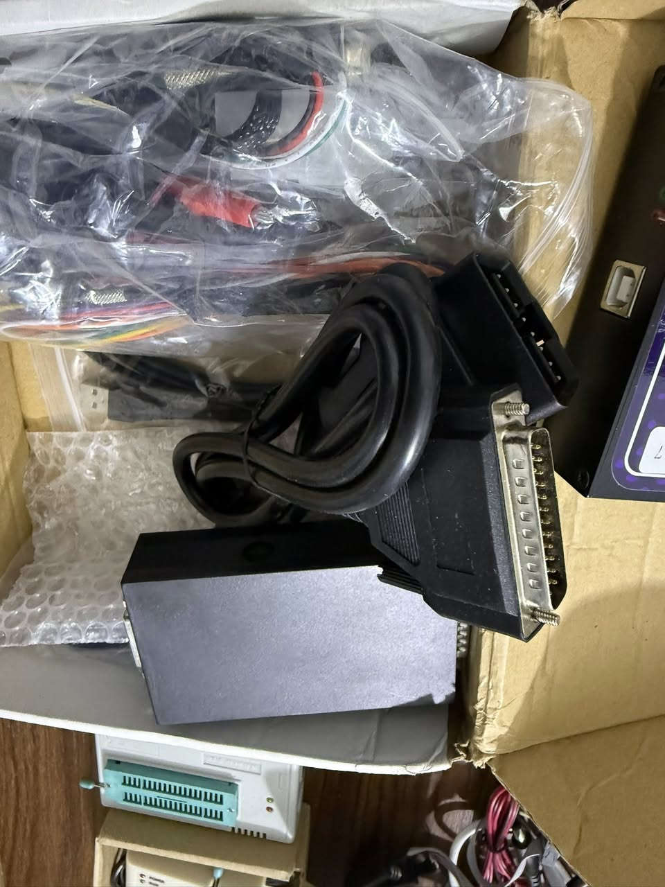 السلام عليكم مبرمجات عدد 4 ب ٢٢٥ الف والمكان سبع ابكار ***********
