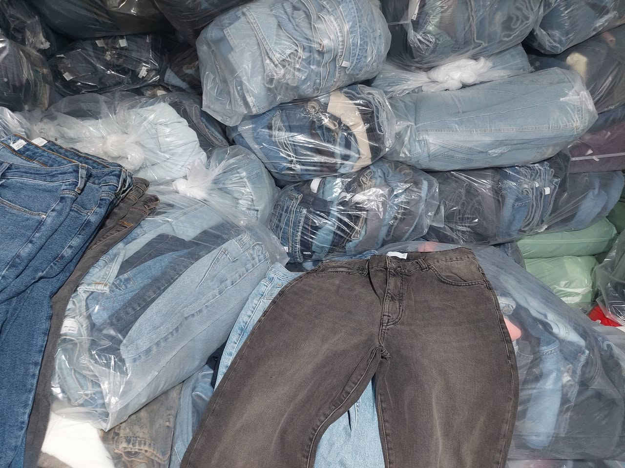 مقاسات مكسر 70% رجالي 30% نسائي
 عدد 4000 قطعة اقل كمية 1000 قطعة 
العنوان : تركيا أسطنبول الأوربية
واتس أب + فايبر 00905312400257 
#تركيا #أسطنبول #اوفرسايز #تيشرت #رجالي #العراق #بغداد #ليبيا #بنغازي #صولد #سويت #اونسومبل #بيجاما #طقم #تونس #الجزائر #سوريا #لبنان #فلسطين #الأردن #عمان #السعودية #قطر #الكويت #البحرين #اليمن #مصر #الصومال #السودان #جيبوتي


**إذا كنت صاحب هذا الإعلان وتريد حذفه لأي سبب، رجاءا أرسل رسالة إلى الدعم الفني**