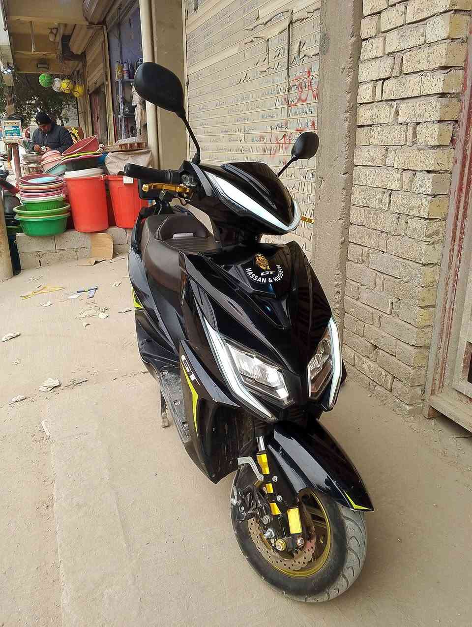 السلام عليكم
دراجه شحن للبيع نوع سكنس

السعر 650 وبيها مجال 

بصمه و اسويج و كارت 

ماشيه 1800

عدد البطاريات 6 ع فحص 

4 نمر 

العنوان بغداد الدورة 
للتواصل ع رقم *********** بي واتساب
