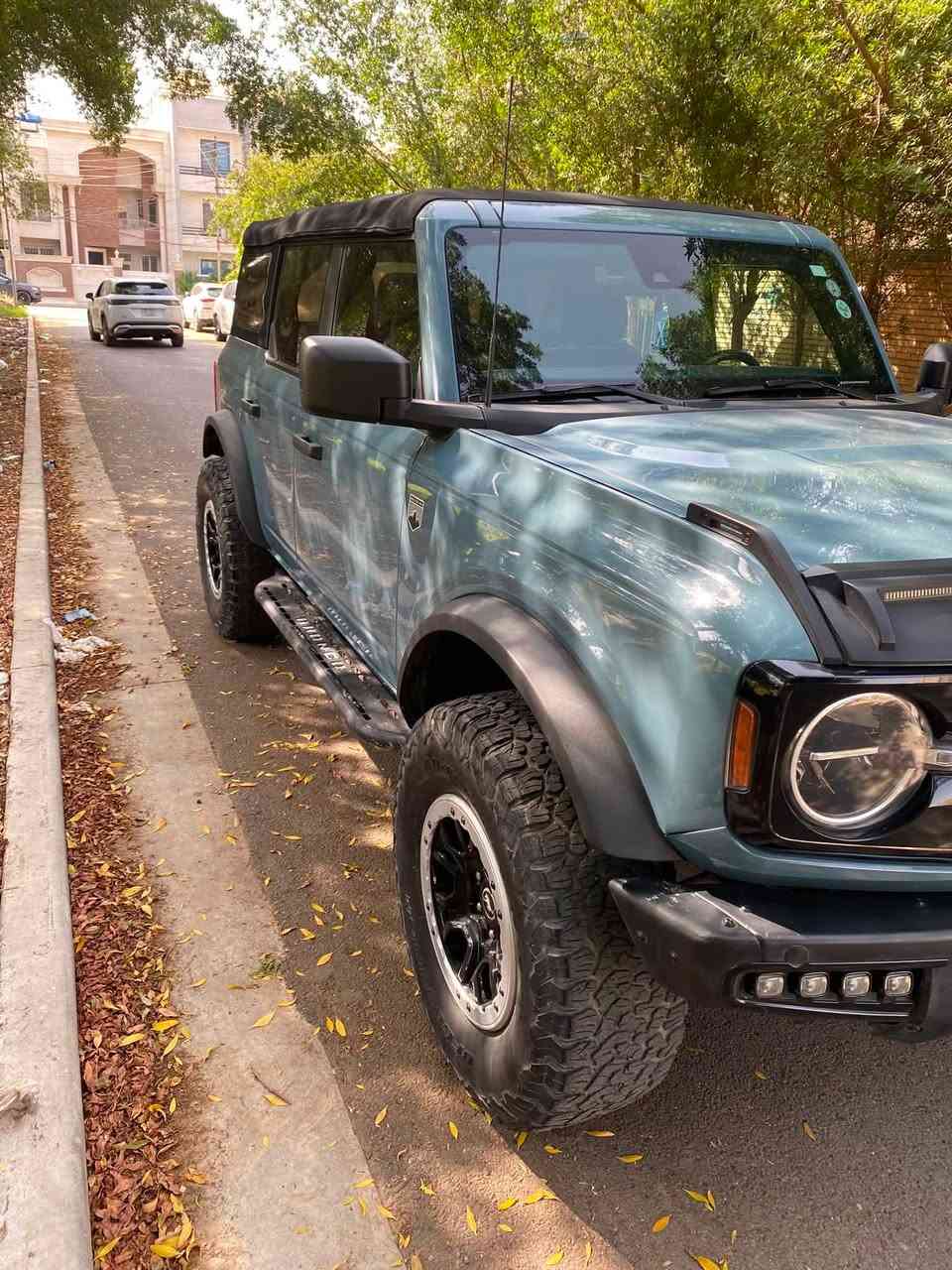 �🔥 فرصة لعشاق القوة والمغامرة! 🔥🚙

�🔥 للبيع  او مراوس – Ford Bronco 2022 Big Bend 🚙

🛕العنوان /الكرخ للاستفسار 

*********** ☎️☎️

رقم أربيل الجديد وبأسمي شخصيآ فحص وهزة كله جاهز 

✨ عداد: 41الف ميل فقط

✨ محرك V6 سعة 2.7 لتر تيربو

✨ قوة هائلة تصل إلى 330 حصان 🏁

✨ فئة: Big Bend العملية والمليئة بالمزايا

✨ سقف متحرك بالكامل (Removable Top) لعشاق المغامرة

✨ لون خارجي مميز جداً بتصميم جبلي Rugged 🏔️

مواصفات فئة Big Bend:

✅ نظام دفع رباعي 4x4 مجهز للطرق الجبلية والصحراوية.

✅ عجلات 17 إنش مع إطارات مخصصة للطرق الوعرة.

✅ مقصورة داخلية رحبة مع شاشة 8 إنش SYNC 4 تدعم Apple CarPlay وAndroid Auto.

✅ أنظمة أمان متقدمة: كاميرا خلفية + مساعد ثبات + وسائد هوائية متعددة.

✅ وضعيات قيادة متعددة (G.O.A.T Modes) تناسب جميع التضاريس.

💡 سيارة مغامرات بامتياز، تجمع بين القوة – الراحة – التصميم العصري.

📍 لا تفوت الفرصة! تواصل معنا الآن 📞
