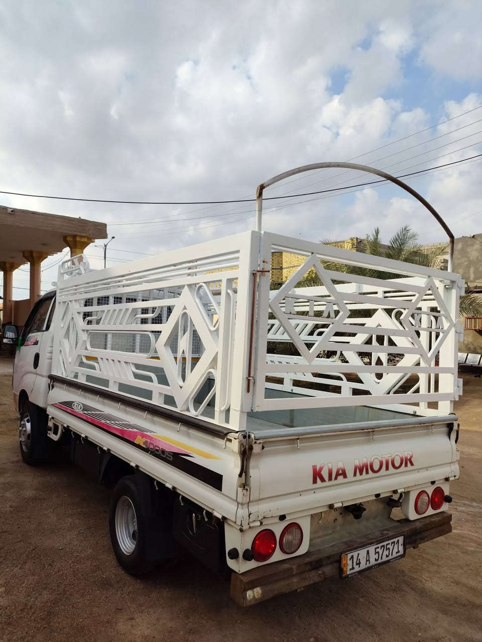 كيا فحل مفتوح 2019 محرك 4000رقم بصرة بأسمي سنوية لغاية2030،سيارة جاهزة محرك وكير وحدادية وتايرات كلعا تمام 
السعر 168
مكاني بصرة الدير.
