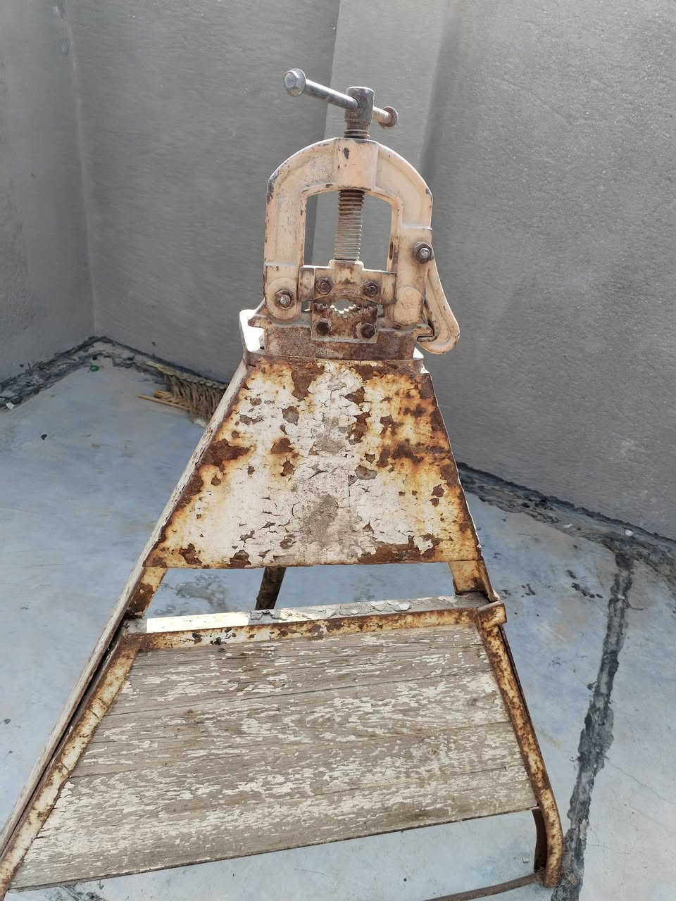 اثنين قديمات
بغداد 
***********
