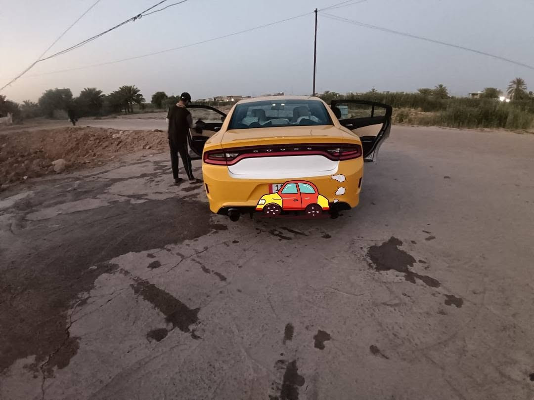 سلام عليكم شارجر مديل 16اصل بسمي رقم جديد.خط رفاعي بصره مصفره مكينه كير شرط حداديه جديده تبريد ثلج منضومه جديده سياره حلوه وجديده ضربه جاملغ وبنيد مكان سياره ذي قار تصل ودلل ‏‪***********‬‏ سياره تعرفون مواصفات فول
