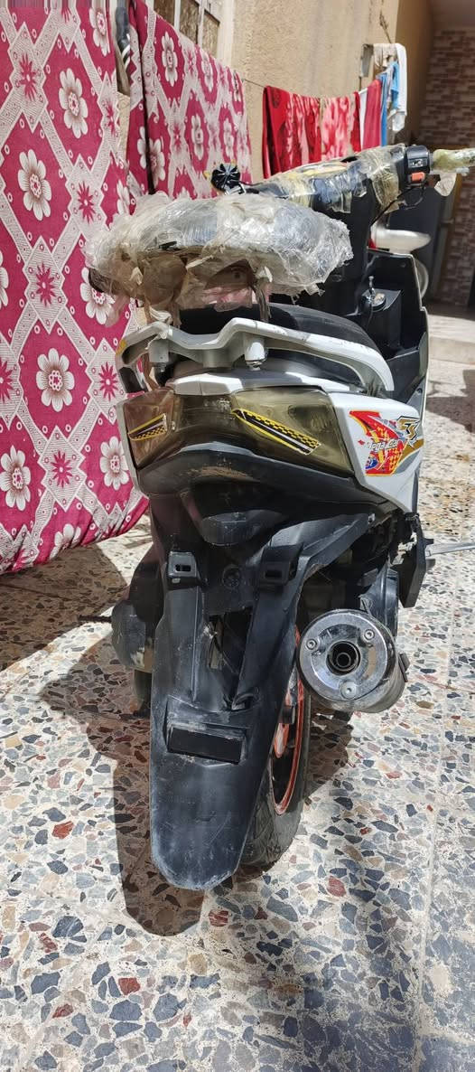 سلام عليكم عندي هاي الدراجه ماكس FS دراجه نضيفه الدراجه ما مفتوحه بس هسه تبخر تبخر دراجه ماعايزه شي الدراجه نعمه نكره سلف الدراجه رايده سعره 200وبيه مجال الطيبين لعنوان البصره الزبير هاذ رقمي ***********
