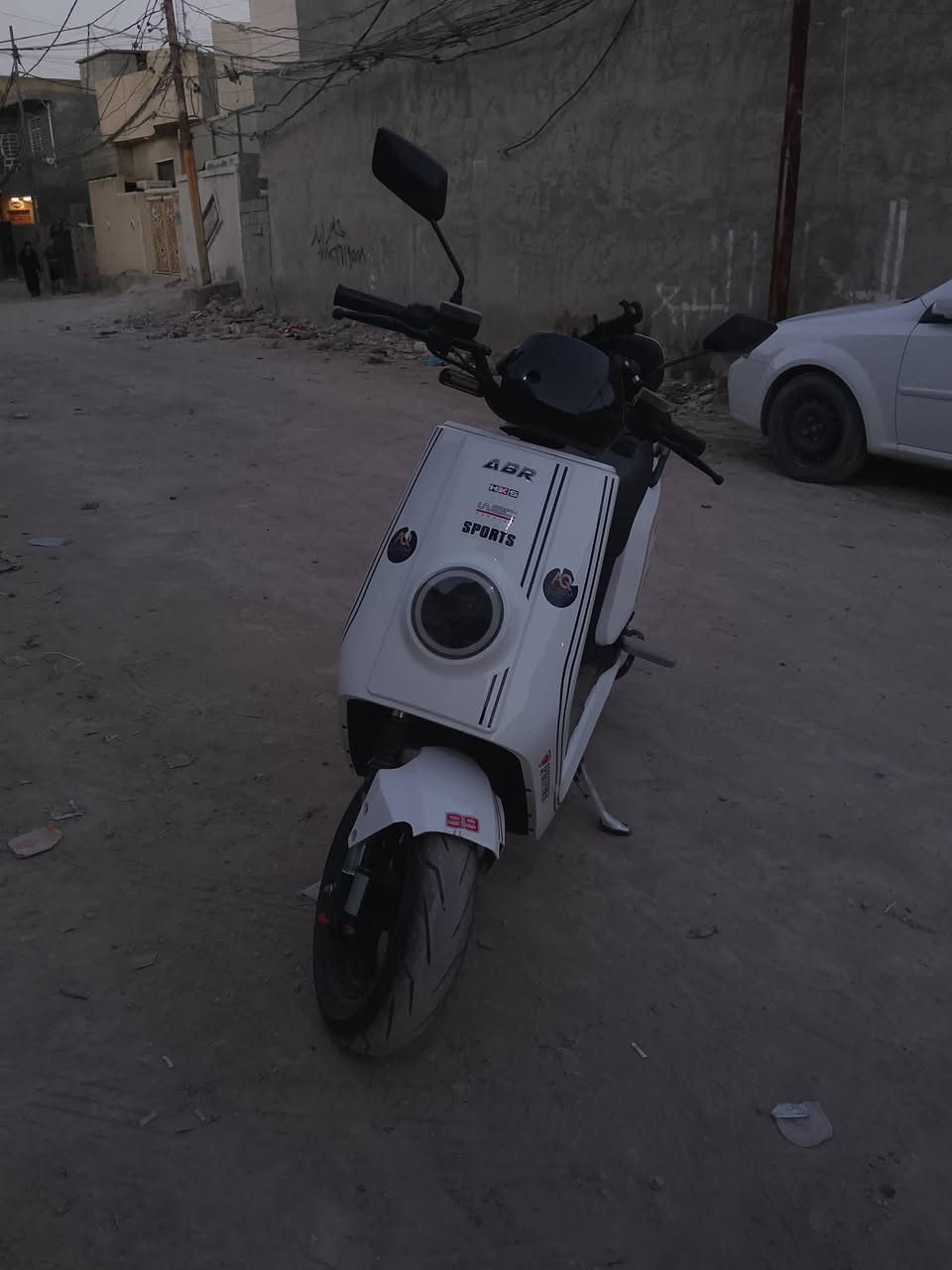 دراجه كاسحه 6بطاريات كبار 38 امبير  3 نمر والرابعه سبورت سرعتها 120حقيقي  جك خلفي هوائي الدراجه نضيفه سعرها 1350الف وبيها مجال للشراي


**إذا كنت صاحب هذا الإعلان وتريد حذفه لأي سبب، رجاءا أرسل رسالة إلى الدعم الفني**