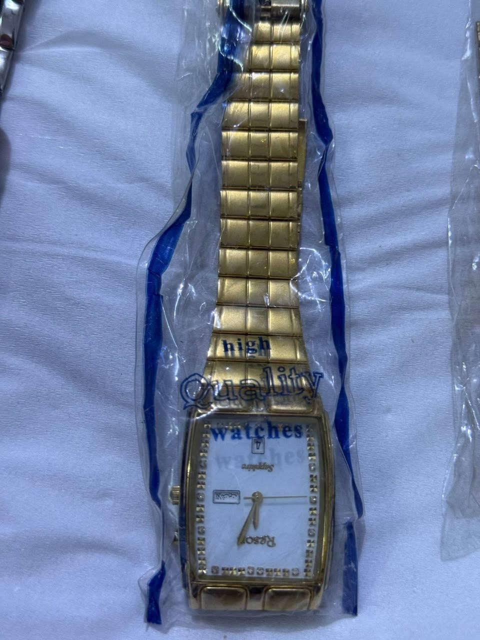 ساعات ياباني و سويسري 
مطلي ذهب عيار 22
***********
