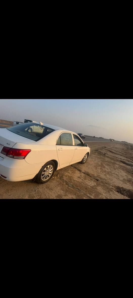 سلام عليكم سيارة بي وايدي جي ثري موديل 13 مال جناي للبيع كفاله سيارة مكينه  كير السعر 48 وبيه مجال بصيط بيع مستعجل   مكاني بابل كفل رقمي ***********
