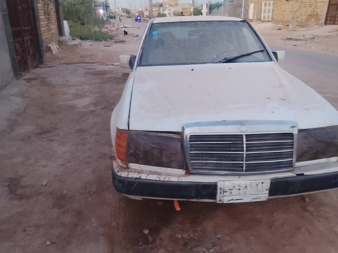 السلام عليكم البيع مرسدس دب رقم انبار سنويه مجدده 27موديل 89مكينه وكير بطه بيه صوت براص الكير جديد حداده جديده كهربيات شغاله السعر 16ورقه مكان السياره الدوانيه قضاه الشاميه رقم الموبايل ***********
