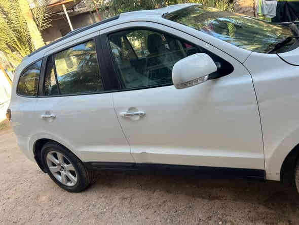 سلام عليكم سنتافي{ ادوات ادوات }  متومة طبق الاصل سنويه ولوحات وهزه انكليزي السياره بدون كصه محرك المرغوب 6سلندر 2700 فور ويل فول مواصفات فتحه اشاير بل مري سايد بريك رجل  السياره جديده ونضيفه تبريد شغال مستعجل على البيع السعر 56 وبيهه مجال بسيط للاستفسار ***********
