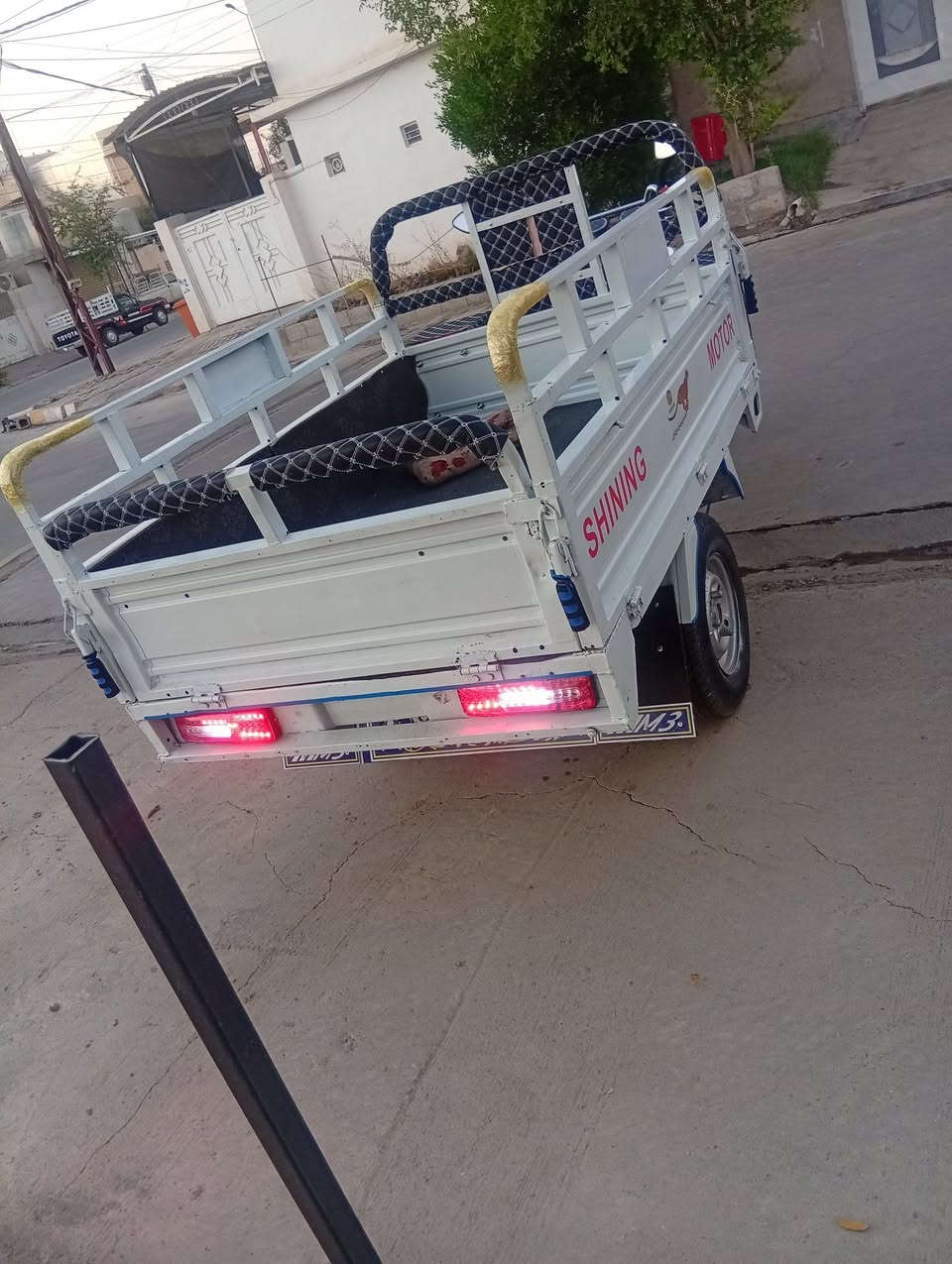 سلام عليكم ستوته البيع موديل 2020 
شرط ركبه شاصي محرك + كهربيات شغال + 
دوشمه كامل تايرات جبلس 3)   رجاء رجاء شراي اخليك عل راسي مو شراي اعبر منشور 
سعر 1450 بيهه مجال الطيبن)   ***********
