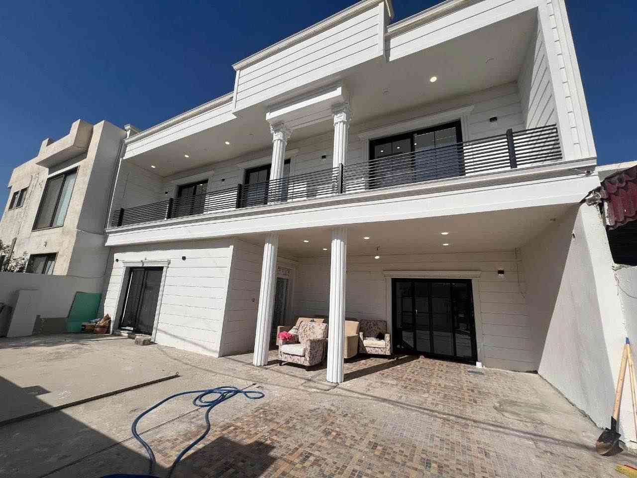 منزل للبيع في اربيل 
مجمعً اشتي 1 
250 متر طابو ملك صرف 
5 غرف نوم استقبال مطبخ صاله 
مقابل حديقه رسمي 
السعر 13 دفتر 
للاستفسار :- 

***********
***********
*********** أربيل, العراق
