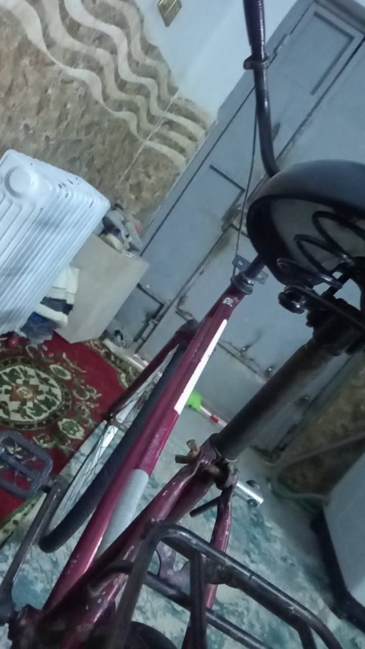 سلام عليكم بيسكل للبيع نظافه متوسطه سعر خاص بي مجال قليل *********** واتساب بس
