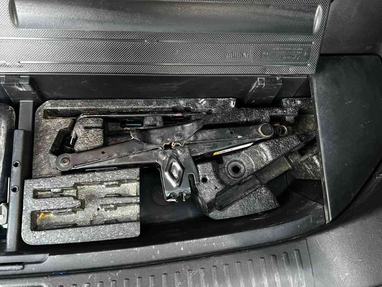 سورنتو  موديل 2019  ( امريكي )
السونار مرفق مع الصور 
رقم ديالى مشروع وطني بسمي تحويل ثاني يوم 
ماشيه 125 الف ميل حقيقي قابله لزياده 
6 سلندر 7 راكب
فول تحكم ستيرن
اشاير بالمري
تبريد 2 قطع 
حساسات اماميه + خلفيه + جانبيه
لد امامي مع التشغيل 

مكان السياره ( ديالى - بعقوبة )
رقم صاحب السياره / ***********
      ((. للبيع فقط ))

السعر((  190$ ))وبيها مجال
