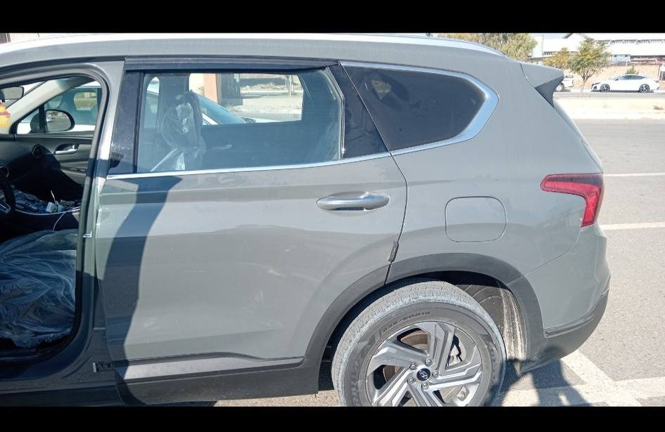 سنتافي 2023 فول البيع رقم تفاصيل تصل عليه رقم *********** سياره جديد ماشيه شي قليل
