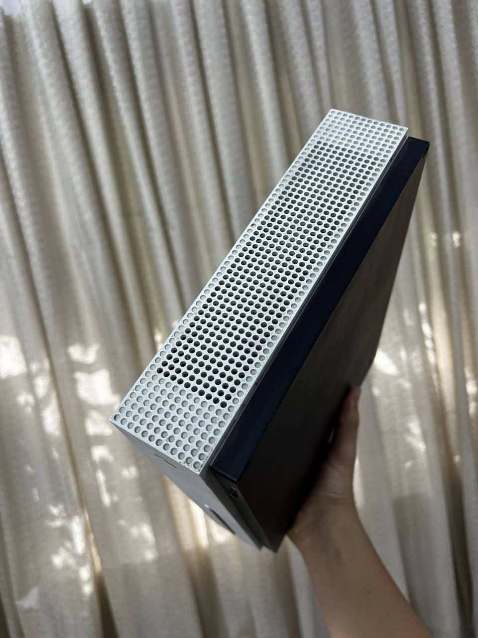 اكس بوكس وان اس واحد تيرة الجهاز مفتوح مبدل HD الجهاز يجي دبل جوستك و منزل بي اكثر من لعبة مثل فورزا هورايزن 5 و ماين كرافت و روكت ليگ وبعد اكو هواي ألعاب و باقي المواصفات المعروفة في الاكس بوكس للاستفسار ***********
