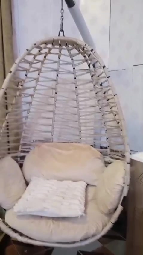 مرجوحه مع الوسادات ونضيفه كلش مابيه اي شي سعره 100 الف وبيه مجال تحمل وزن 300 كيلو نفرين وحديد قوي مو عادي  لأن اخوكم محتاج اريد ابيعه اريد افتح مشروع استرزق بيه والرزق على الله  وهذه رقمي *********** ومكاني ناصريه وانه بالخدمه عندي سياره اوصله الك الباب البيت 
