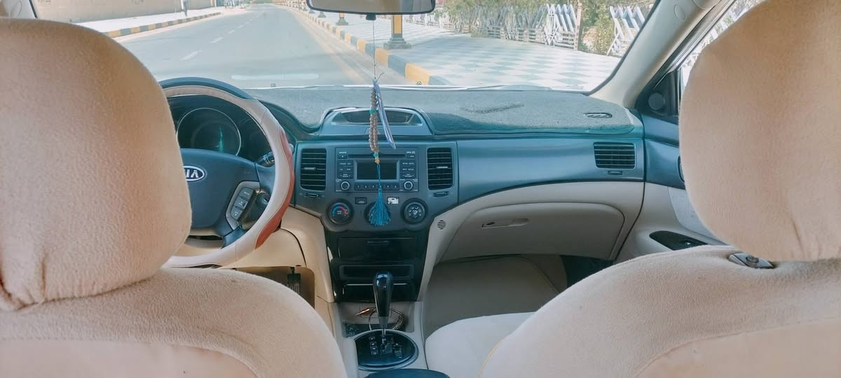 اوبتيما 2009 خليجي فول مكفوله ماعدا رشه بلباب حداديه كير ومكينه مكفولات نضيفه جدا  ماتذب عليها الف مالت جناي السعر 125 وبيها مجال 
المكان ناصريه قلعه سكر ***********
