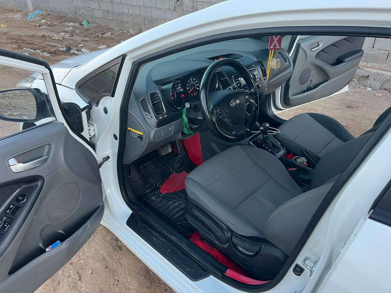 السلام عليكم كيه فورتي
2017 وارد امريكي السعر 128  قطعتين صبغ
***********
