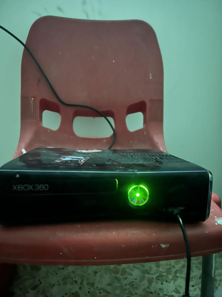 سلام عليكم اكس بوكس ٣٦٠ لمس تشغيل ويه ٣ يدات وهارد متروس العب قويه قفله ٩٠ الف مكاني حيور ام الكبر ***********
