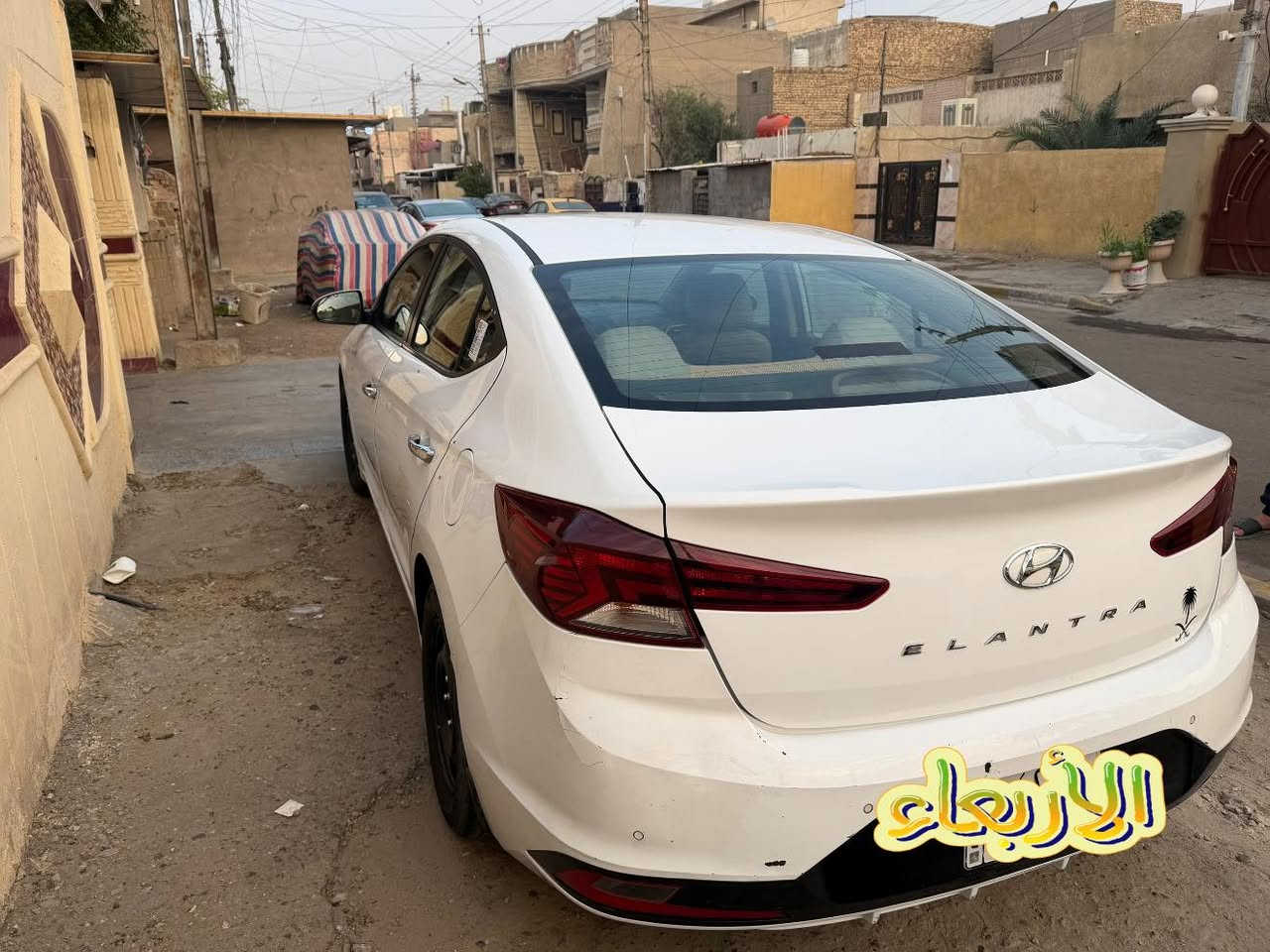 النترا ٢٠١٩ خليجي
سيارة فول 
بيه صبغ شبرين بالباب السايق جوه يده
سعر ١٦٢
***********
