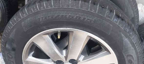 السلام عليكم شباب تخم ويل كب كورلا حجم ١٥/٦٥/١٩٥ اصلي شركه مختوم وتخم تاير زوج نضيف  كلش وزوج نص عمر للبيع اومراوس مكاني بغدادهاتف ***********وبيه واتساب
